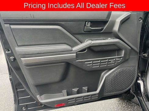 Used 2024 Toyota Tacoma SR5 AWD/4WD image 17