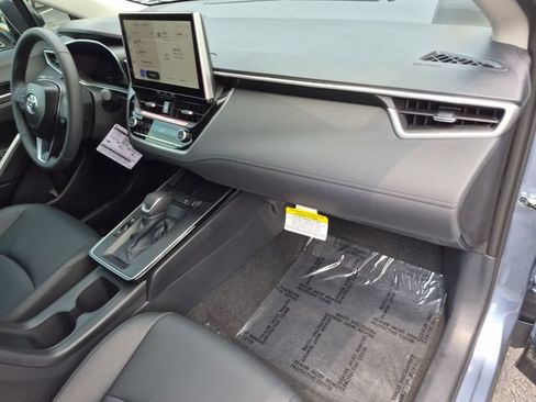Certified 2026 Toyota Corolla Cross XLE w/ Convenience Package FWD image 31