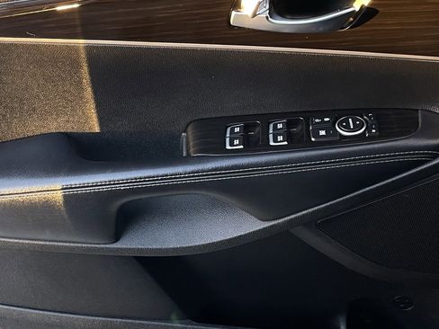 Used 2020 Kia Sorento LX image 19