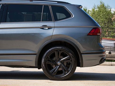Certified 2023 Volkswagen Tiguan SE R-Line FWD image 4