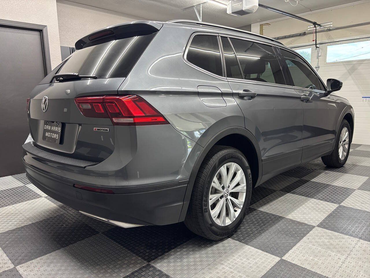 Used 2019 Volkswagen Tiguan SE w/ 3rd Row Seat Package AWD/4WD image 8