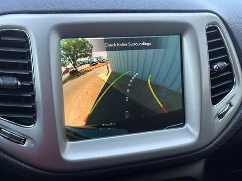 Used 2021 Jeep Compass Latitude FWD image 13
