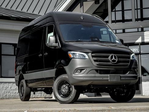 Used 2025 Mercedes-Benz Sprinter 2500 image 1