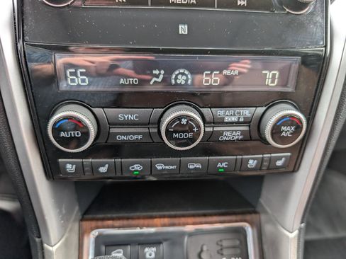 Used 2019 Subaru Ascent Touring w/ Popular Package #3 AWD/4WD image 33