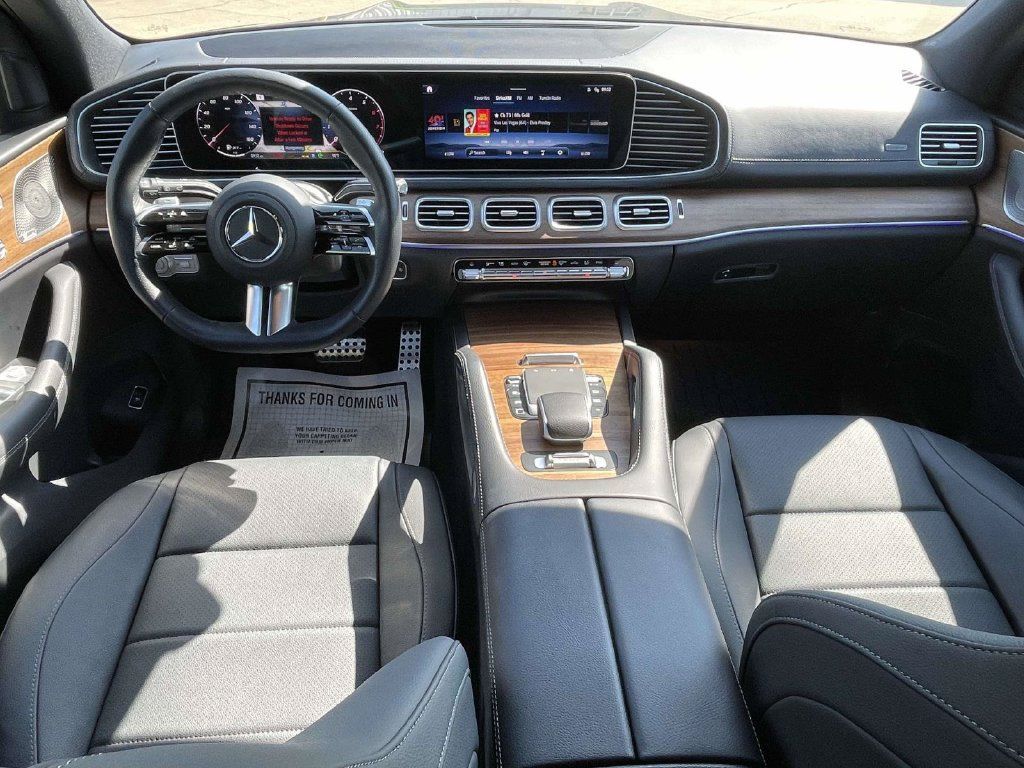 Used 2025 Mercedes-Benz GLS 450 4MATIC image 11