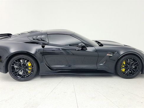 Used 2017 Chevrolet Corvette Z06 w/ Z07 Performance Package image 7
