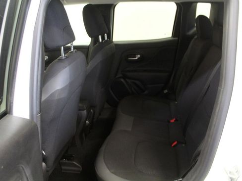 Used 2020 Jeep Renegade Altitude AWD/4WD image 19