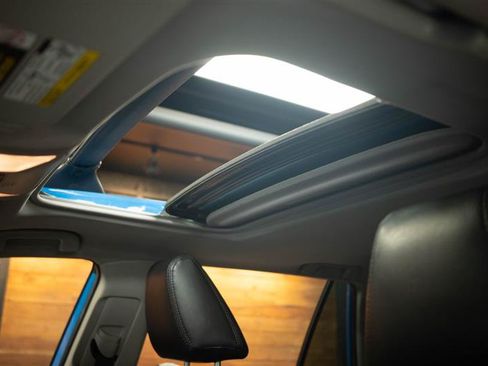 Used 2019 Toyota RAV4 XLE w/ Carpet Mat Package FWD image 28