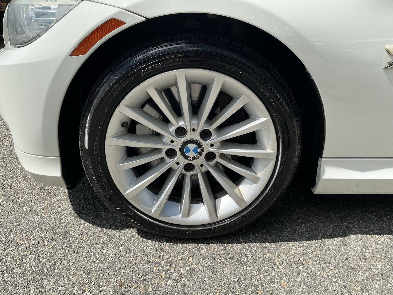 Used 2011 BMW 335i xDrive Sedan AWD/4WD image 12