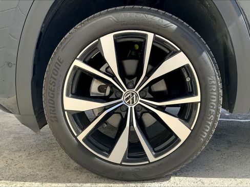 Used 2024 Volkswagen Atlas SEL Premium R-Line image 9