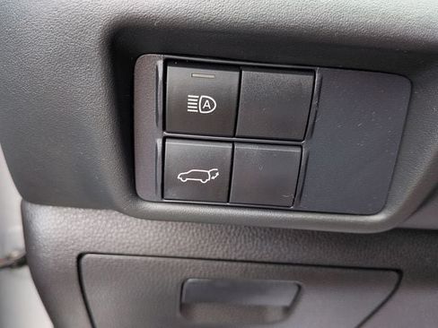 Certified 2021 Toyota Highlander LE AWD/4WD image 17