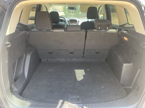 Used 2019 Ford Escape SE FWD image 3