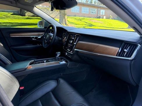 Used 2018 Volvo S90 T6 Inscription w/ Convenience Package image 11