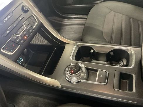 Used 2019 Ford Fusion SE AWD/4WD image 25