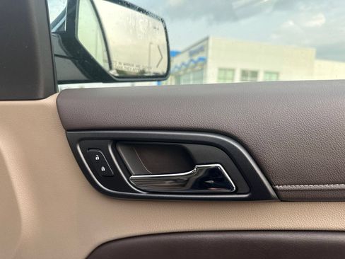 Used 2015 Chevrolet Suburban LTZ AWD/4WD image 47