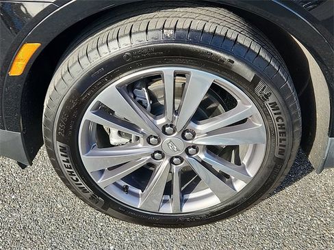 Certified 2025 Cadillac XT5 Premium Luxury image 8