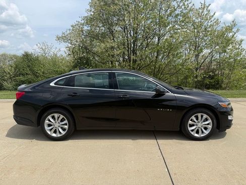 Used 2025 Chevrolet Malibu LT FWD image 2