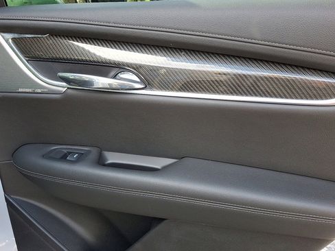 Used 2021 Cadillac XT6 Sport image 13