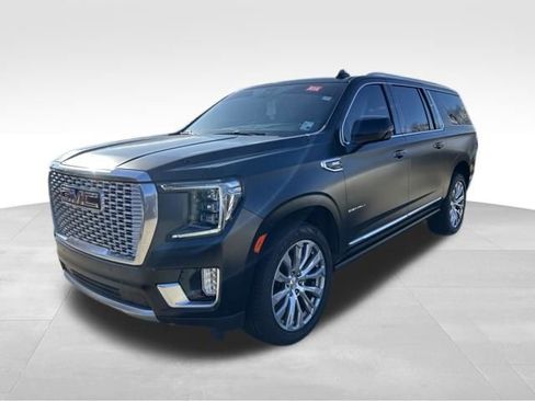 Used 2022 GMC Yukon XL Denali image 3