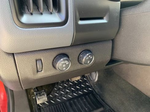 Used 2015 Chevrolet Colorado Z71 AWD/4WD image 24