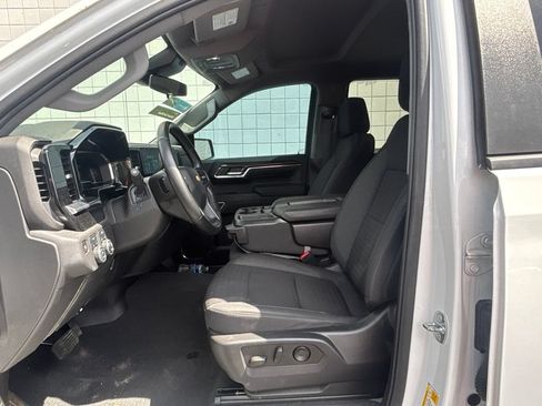 Used 2023 Chevrolet Silverado 1500 LT AWD/4WD image 4