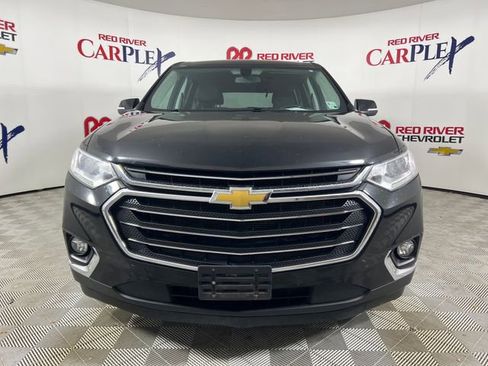 Used 2021 Chevrolet Traverse LT FWD image 2