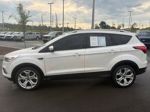 Used 2019 Ford Escape Titanium w/ U9j03 - Titanium Tow Package AWD/4WD image 4