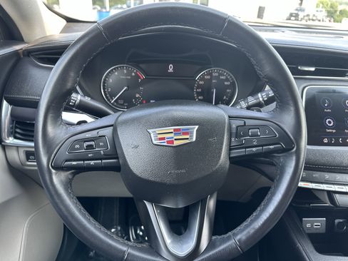 Used 2019 Cadillac XT4 Luxury image 18