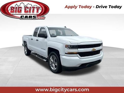 Used 2018 Chevrolet Silverado 1500 Custom w/ Custom Value Package image 1