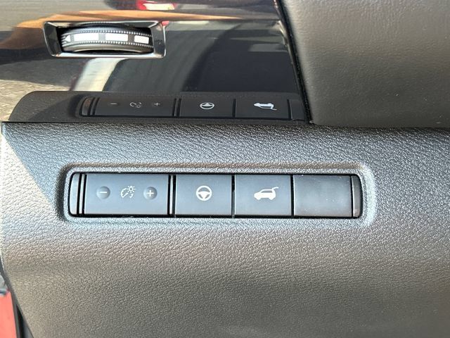Certified 2024 Nissan Pathfinder SV w/ SV Premium Package AWD/4WD image 22