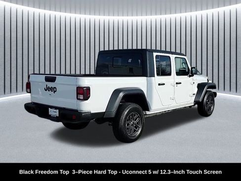 Used 2025 Jeep Gladiator Sport image 5