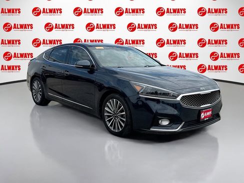 Used 2018 Kia Cadenza Premium w/ Luxury Package image 3