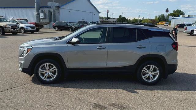 Certified 2023 GMC Terrain SLE w/ Driver Convenience Package AWD/4WD image 5