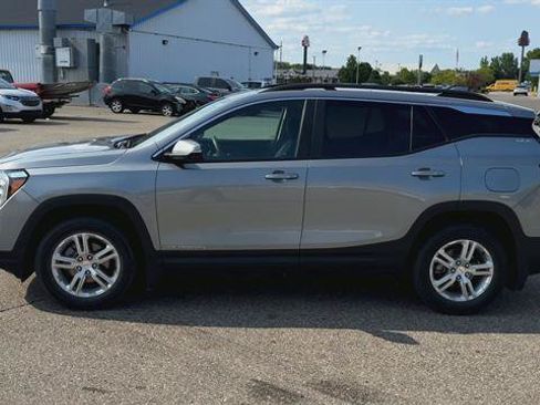Used 2023 GMC Terrain SLE w/ Driver Convenience Package AWD/4WD image 5