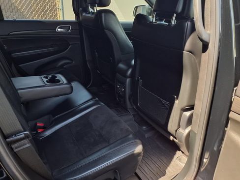 Used 2018 Jeep Grand Cherokee Altitude RWD image 22