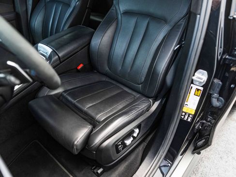 Used 2022 BMW X7 M50i w/ Dynamic Handling Package AWD/4WD image 19
