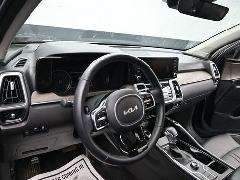 Used 2023 Kia Sorento S image 14