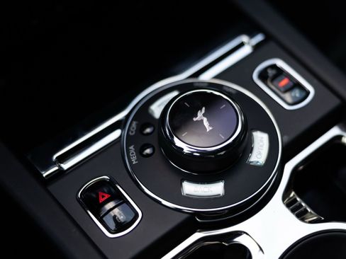 Used 2019 Rolls-Royce Wraith RWD image 21