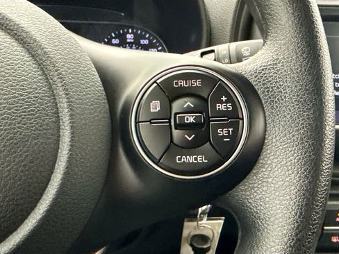 Used 2022 Kia Soul LX w/ Technology Package image 12