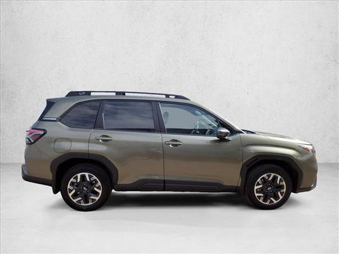 Certified 2026 Subaru Forester Premium w/ Base/Premium Package AWD/4WD image 5