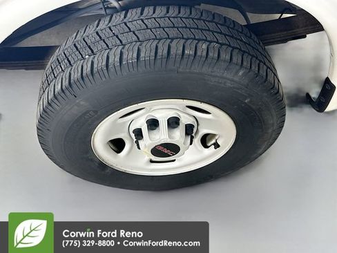Used 2005 GMC Savana 2500 RWD image 30