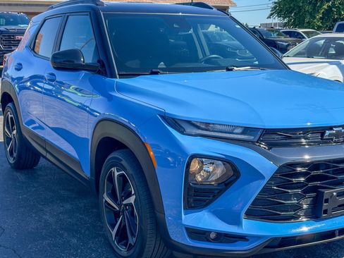 Used 2023 Chevrolet TrailBlazer RS w/ Convenience Package FWD image 3