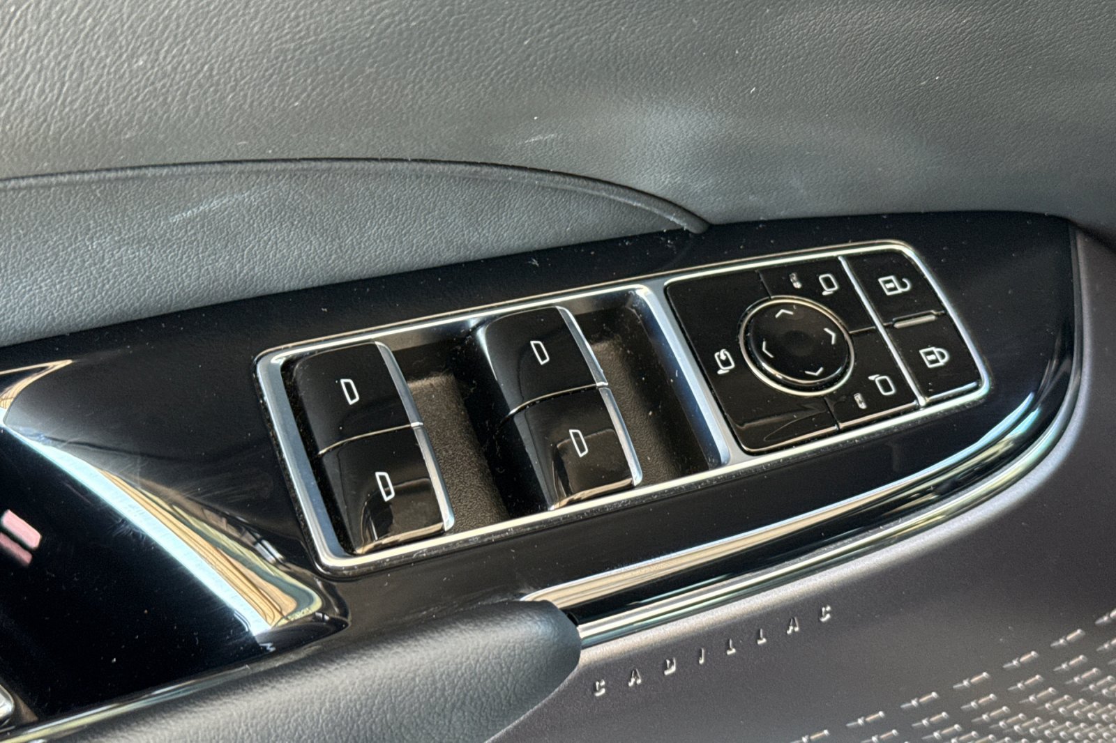 Used 2024 Cadillac Lyriq Luxury RWD image 18