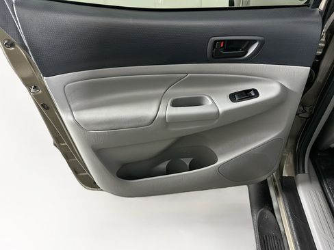 Used 2013 Toyota Tacoma PreRunner w/ SR5 Pkg image 23