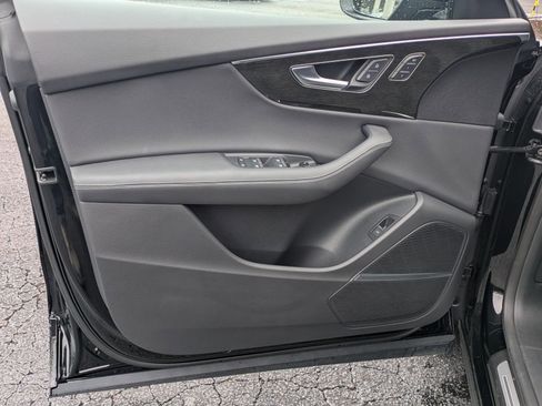 Used 2025 Audi Q8 Prestige w/ Prestige Package image 20