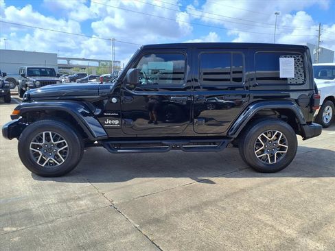 Used 2024 Jeep Wrangler Sahara w/ Technology Group image 22