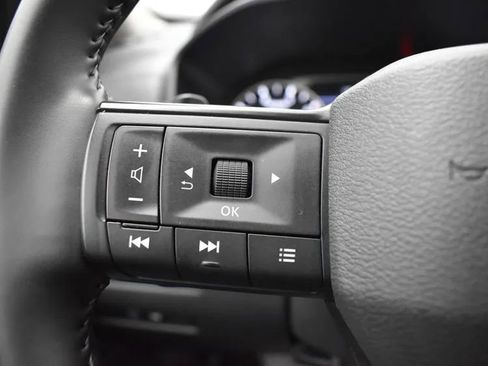 Used 2025 Nissan Rogue SV image 24