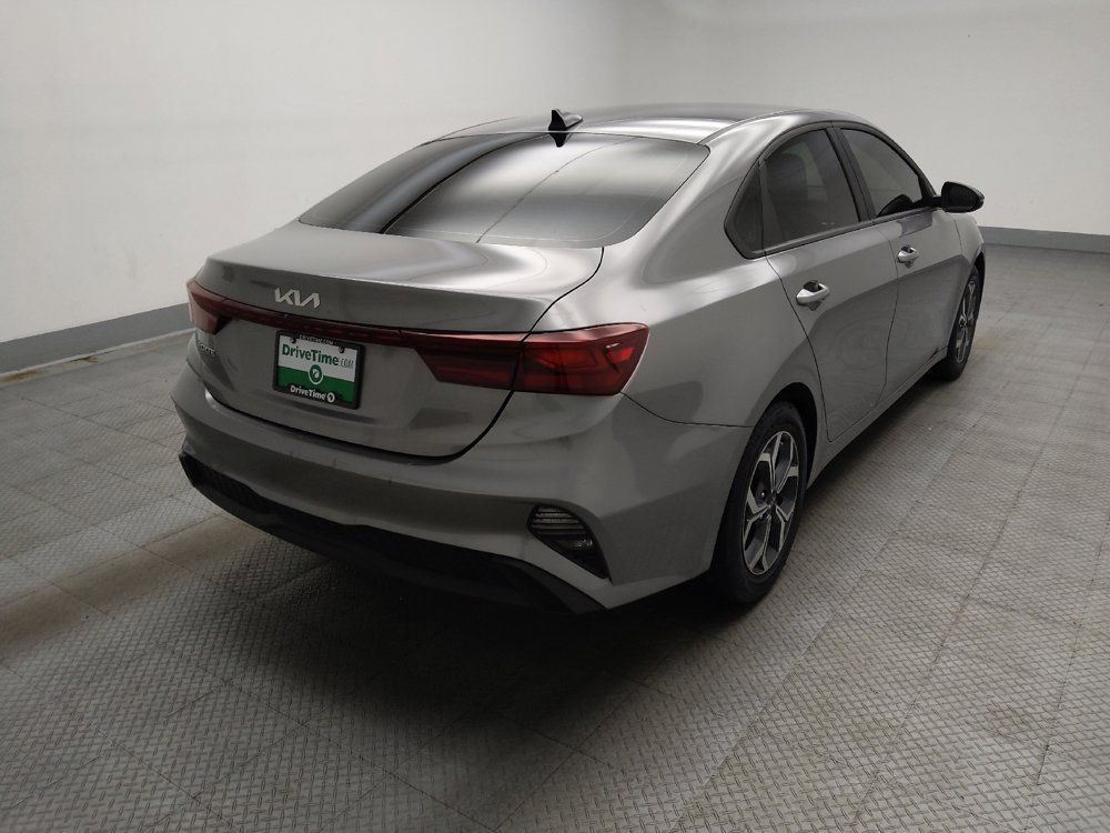 Used 2024 Kia Forte LXS w/ LXS Technology Package FWD image 9