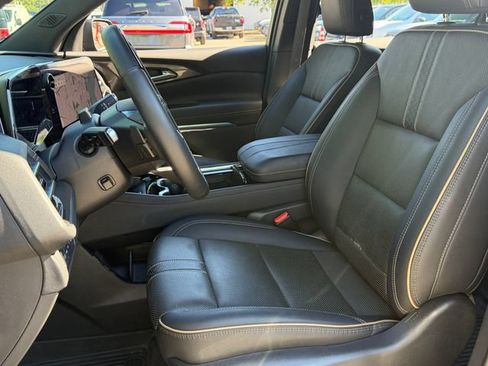 Used 2025 Chevrolet Traverse High Country w/ LPO, Floor Liner Package AWD/4WD image 25