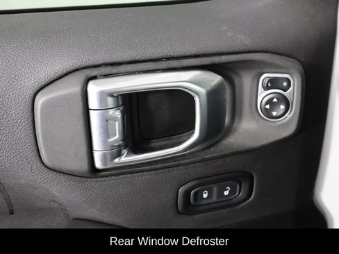 Used 2024 Jeep Wrangler Unlimited Sahara w/ Technology Group AWD/4WD image 19
